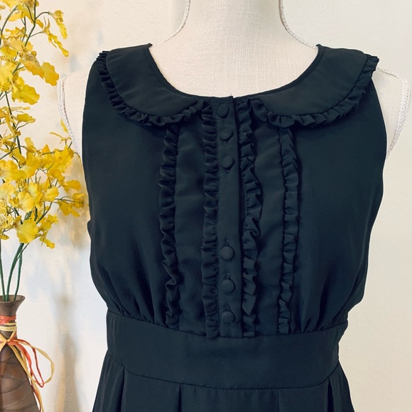 F-21 dress with ruffled front and petaled collar - Picture 4 of 14